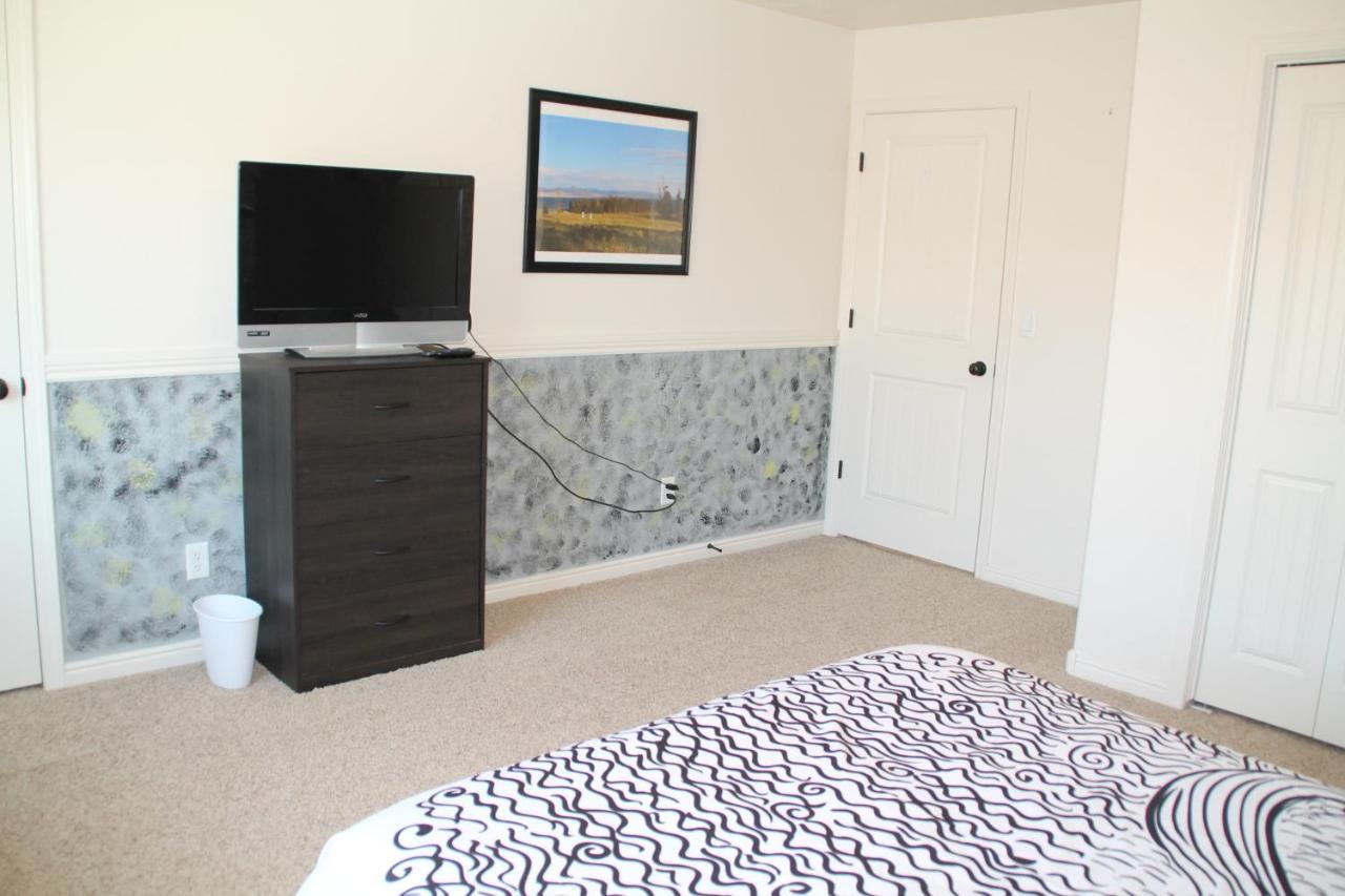 3 Queen Beds, 1 Twin Bed, 2 Rooms, 1 And A Half Bath, Self Check-In, Flexcation Equipped Idaho Falls Eksteriør billede